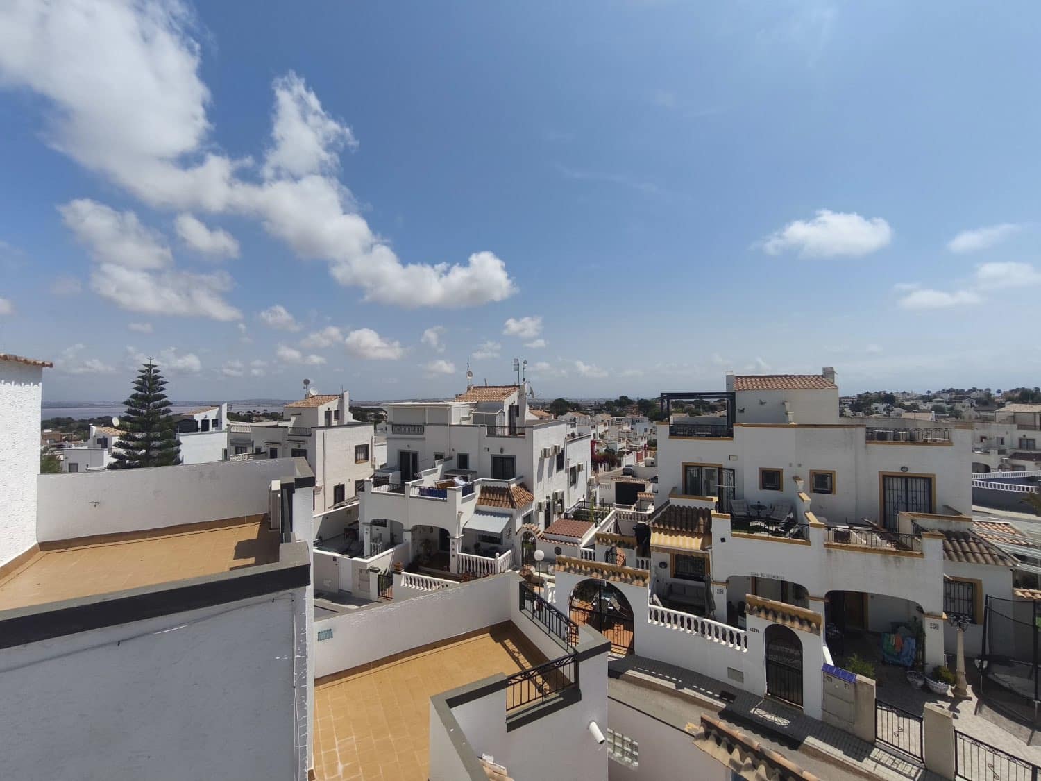3 bedroom Terraced Villa for sale in Orihuela with pool - € 244,000 (Ref: 9895788)