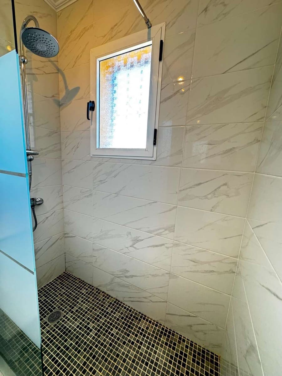 Piso de 3 habitaciones en Orihuela en venta con piscina - 235.000 € (Ref: 9907002)