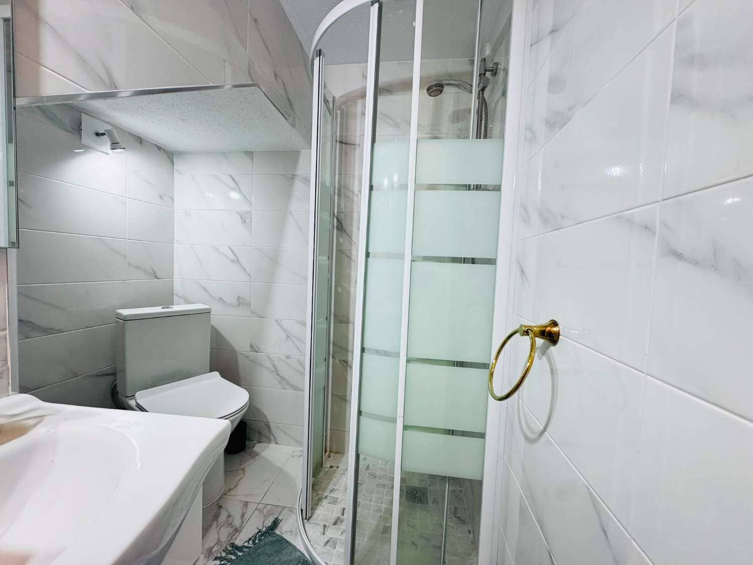 Piso de 3 habitaciones en Orihuela en venta con piscina - 235.000 € (Ref: 9907002)