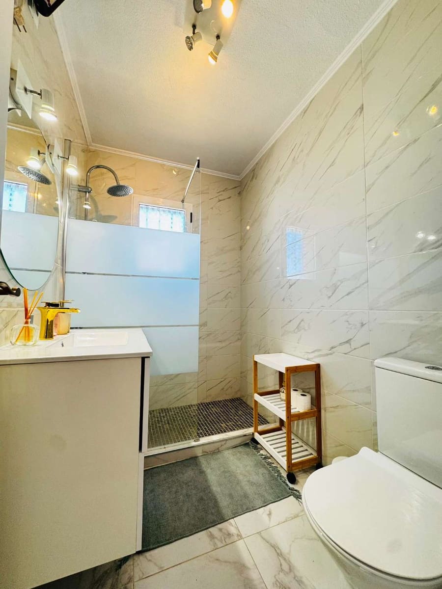 Piso de 3 habitaciones en Orihuela en venta con piscina - 235.000 € (Ref: 9907002)