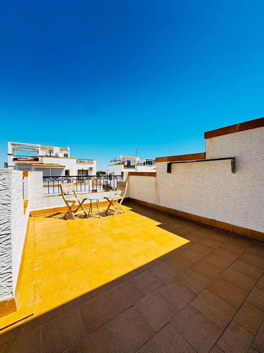 Piso de 3 habitaciones en Orihuela en venta con piscina - 235.000 € (Ref: 9907002)