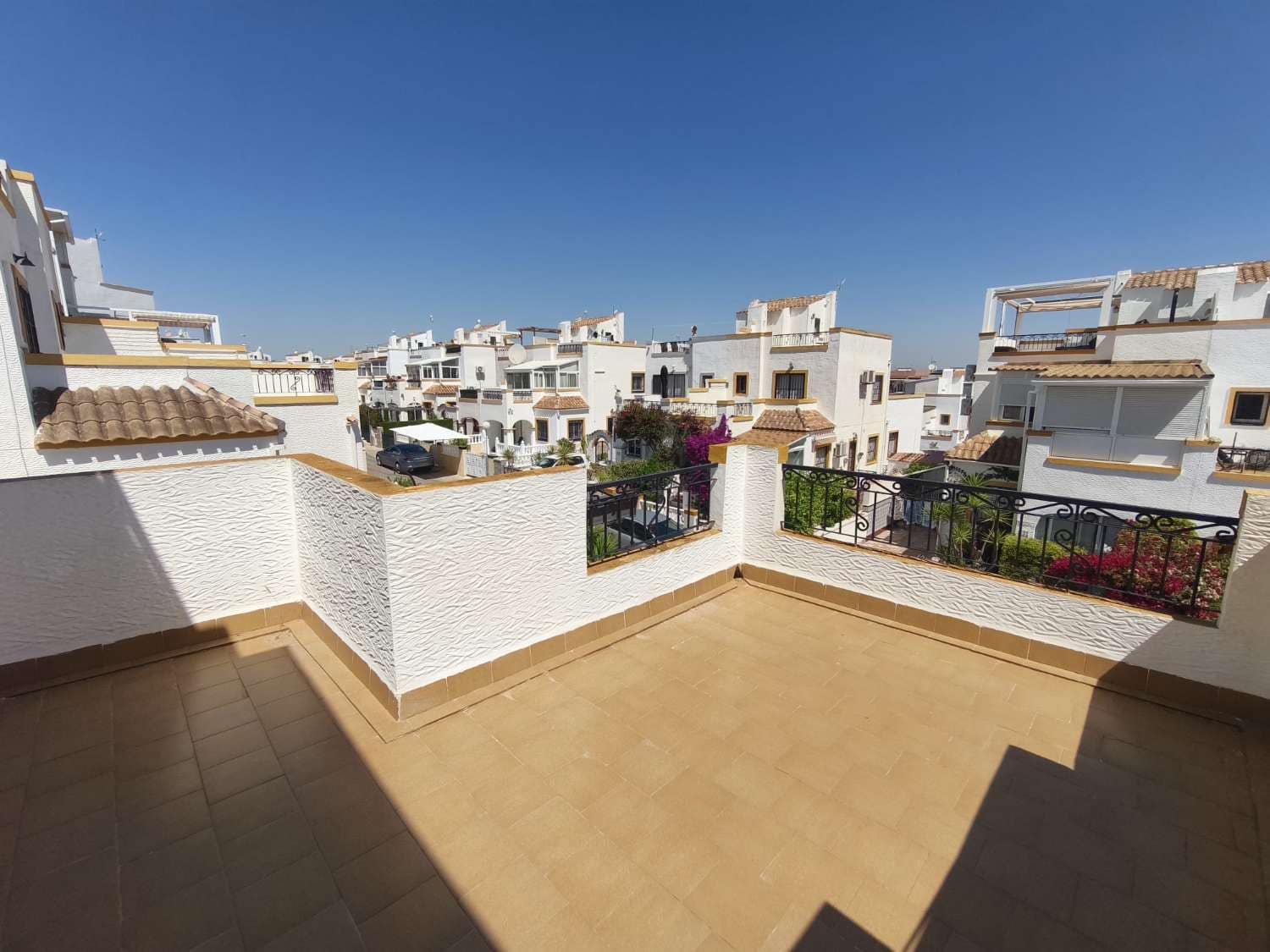 Piso de 3 habitaciones en Orihuela en venta con piscina - 235.000 € (Ref: 9907002)