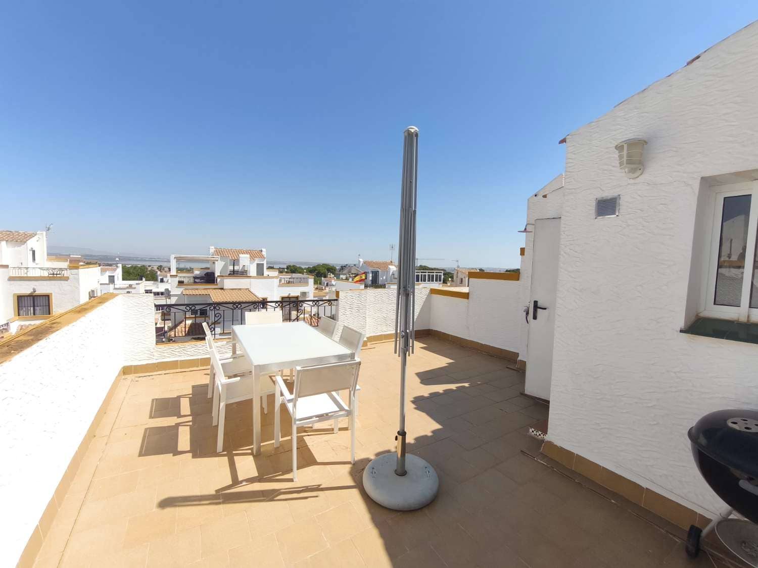 Piso de 3 habitaciones en Orihuela en venta con piscina - 235.000 € (Ref: 9907002)