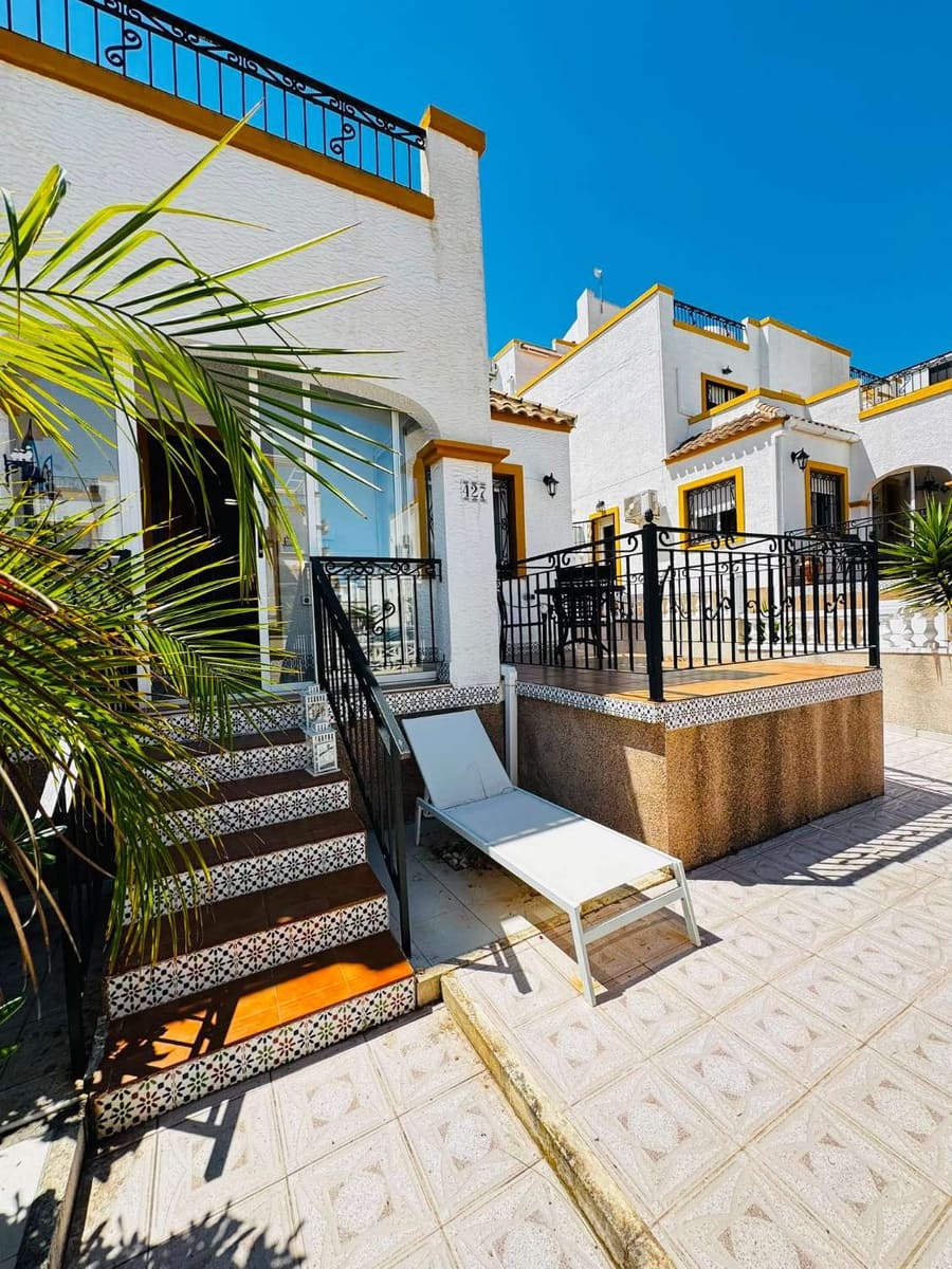 Piso de 3 habitaciones en Orihuela en venta con piscina - 235.000 € (Ref: 9907002)