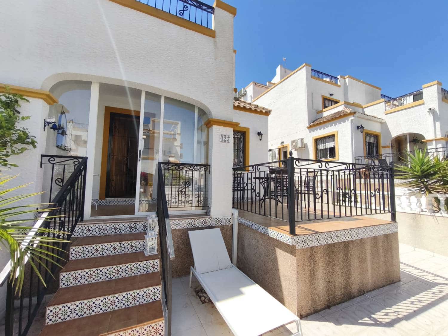 Piso de 3 habitaciones en Orihuela en venta con piscina - 235.000 € (Ref: 9907002)