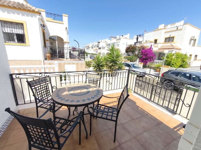 Piso de 3 habitaciones en Orihuela en venta con piscina - 235.000 € (Ref: 9907002)