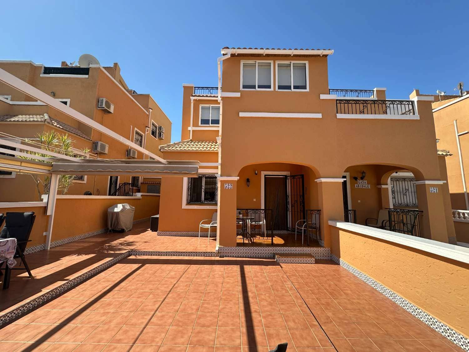 Piso de 3 habitaciones en Orihuela en venta con piscina - 239.900 € (Ref: 9907003)