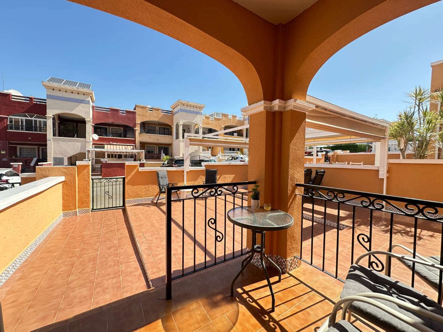 Piso de 3 habitaciones en Orihuela en venta con piscina - 239.900 € (Ref: 9907003)