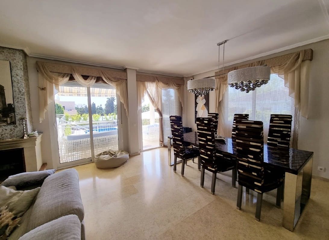 5 sovrum Villa till salu i Torrevieja med pool - 1 170 000 € (Ref: 9912532)