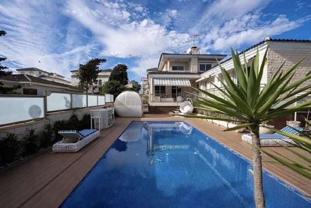5 sovrum Villa till salu i Torrevieja med pool - 1 170 000 € (Ref: 9912532)