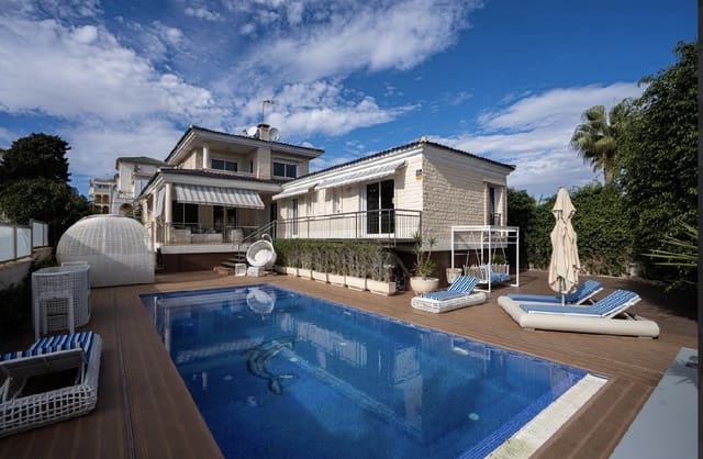 5 sovrum Villa till salu i Torrevieja med pool - 1 170 000 € (Ref: 9912532)