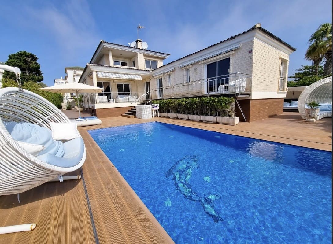 5 sovrum Villa till salu i Torrevieja med pool - 1 170 000 € (Ref: 9912532)