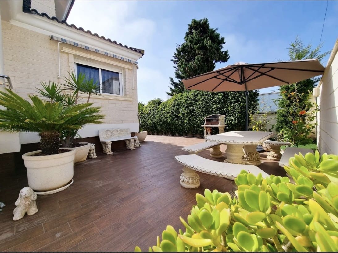 5 sovrum Villa till salu i Torrevieja med pool - 1 170 000 € (Ref: 9912532)