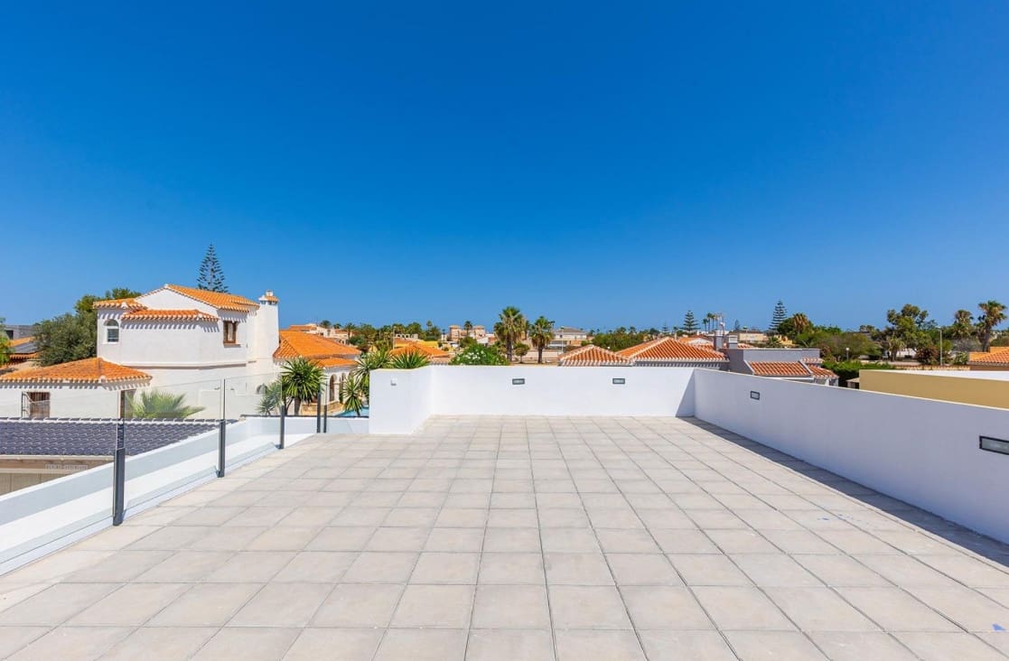 3 bedroom Villa for sale in Orihuela with pool - € 725,000 (Ref: 9915269)