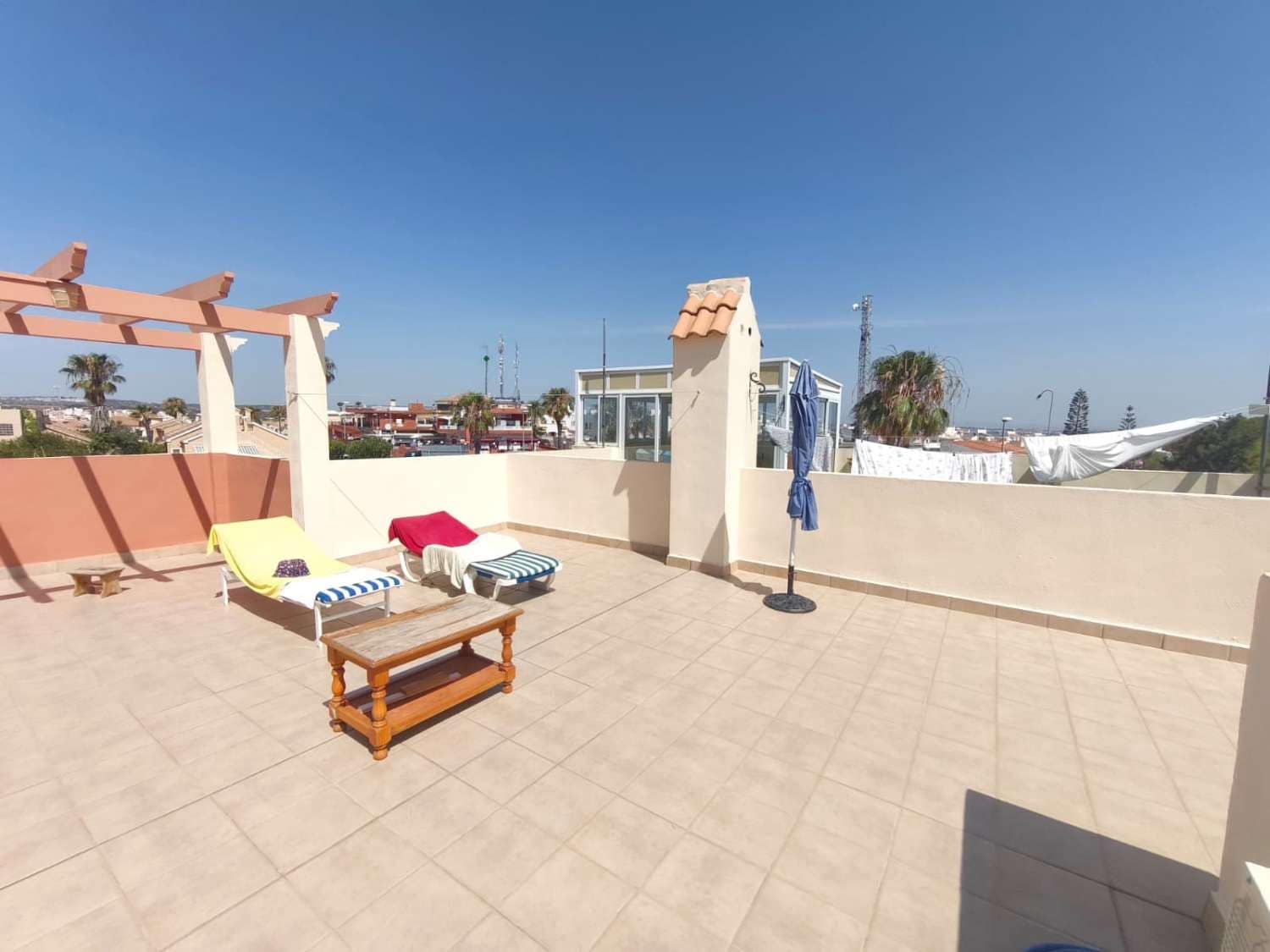 2 bedroom Beach Apartment for sale in Orihuela with garage - € 149,999 (Ref: 9939377)