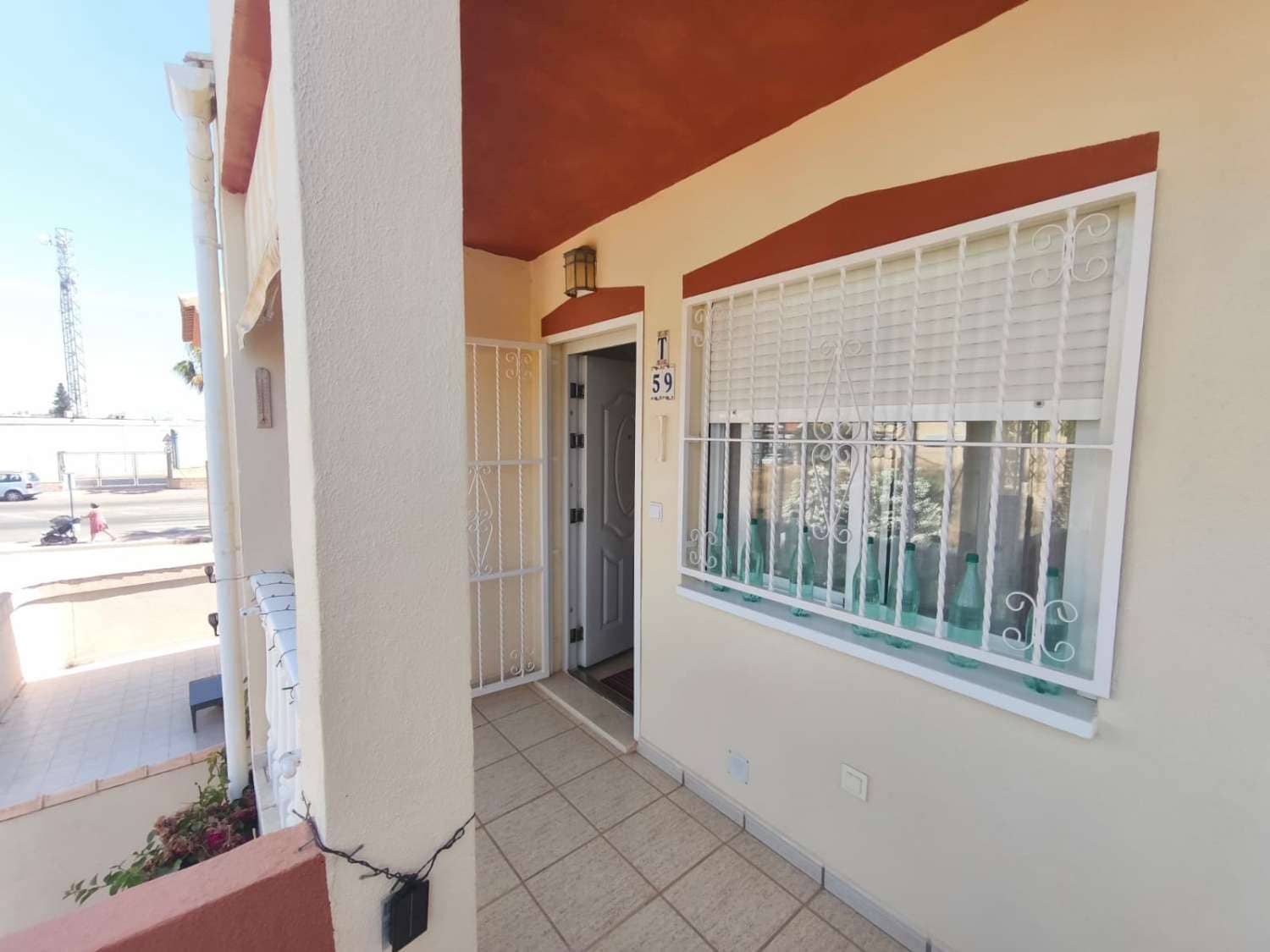 2 bedroom Beach Apartment for sale in Orihuela with garage - € 149,999 (Ref: 9939377)