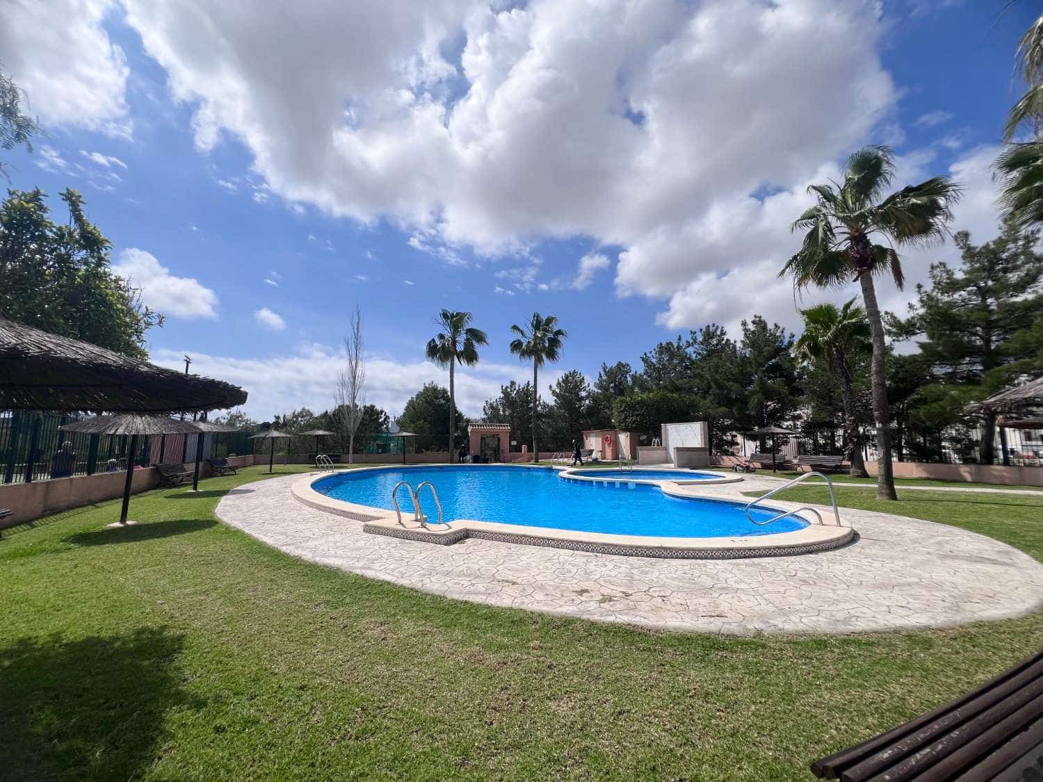2 bedroom Beach Apartment for sale in Orihuela with pool - € 169,000 (Ref: 9947005)