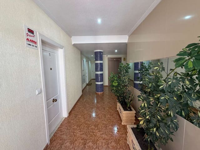 2 soveværelse Lejlighed til salg i Guardamar del Segura med garage - € 230.000 (Ref: 9949207)