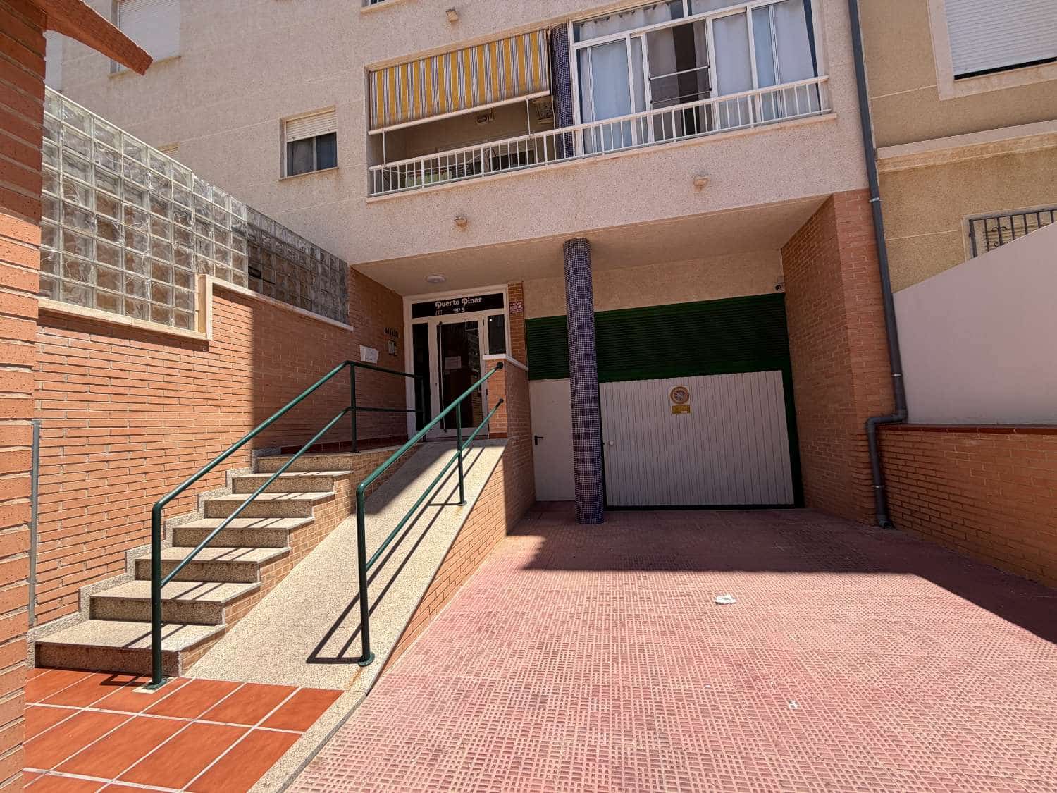 2 sovrum Lägenhet till salu i Guardamar del Segura med garage - 230 000 € (Ref: 9949207)