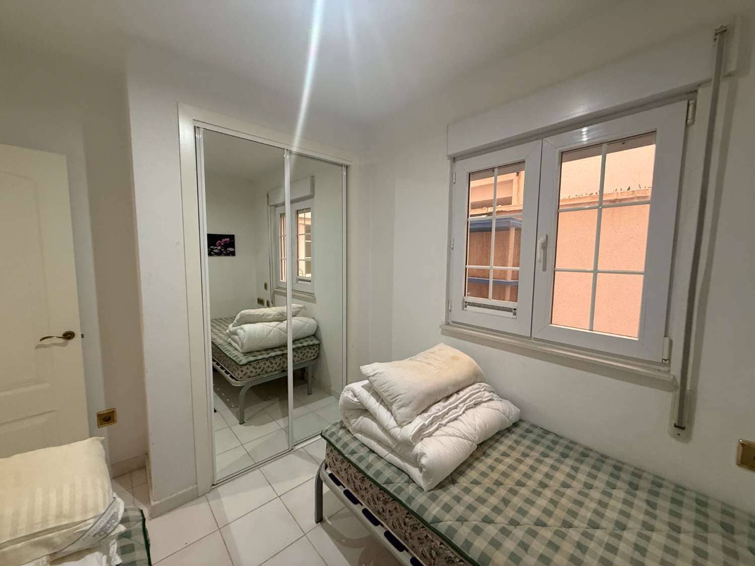 Piso de 2 habitaciones en Torrevieja en venta - 145.000 € (Ref: 9949209)