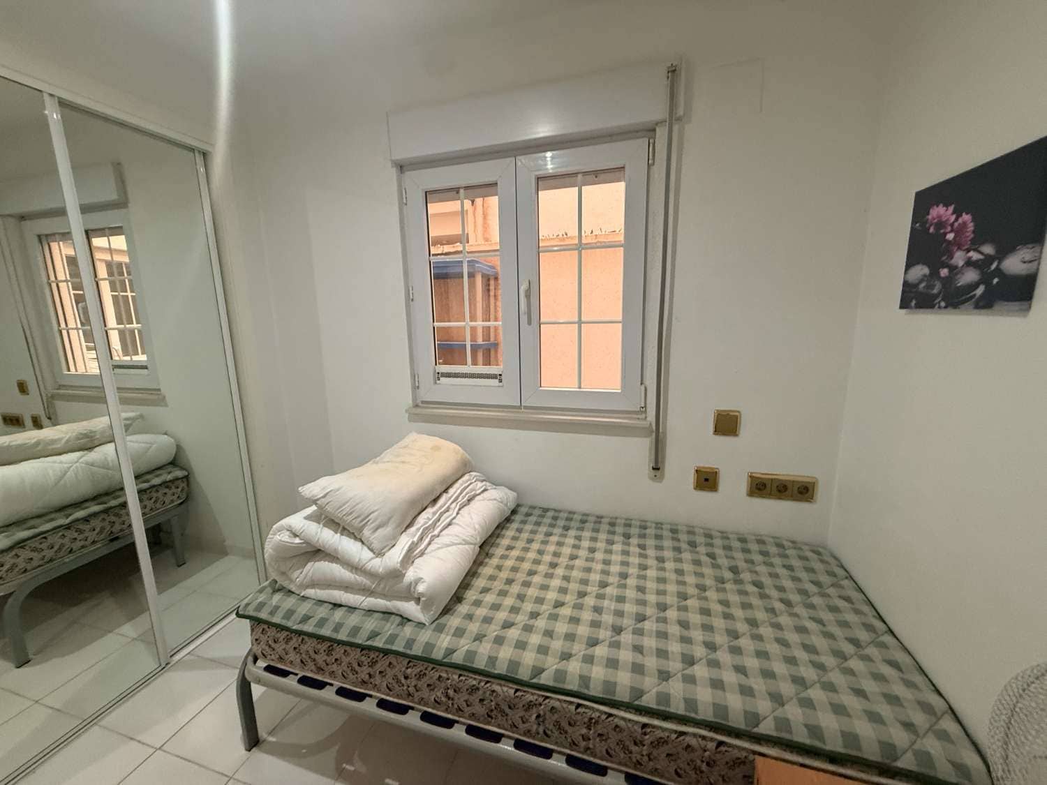 Piso de 2 habitaciones en Torrevieja en venta - 145.000 € (Ref: 9949209)