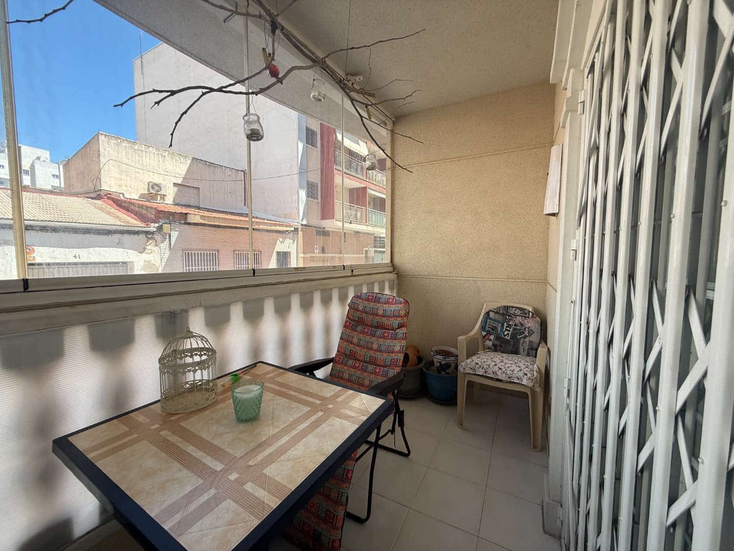 Piso de 2 habitaciones en Torrevieja en venta - 145.000 € (Ref: 9949209)