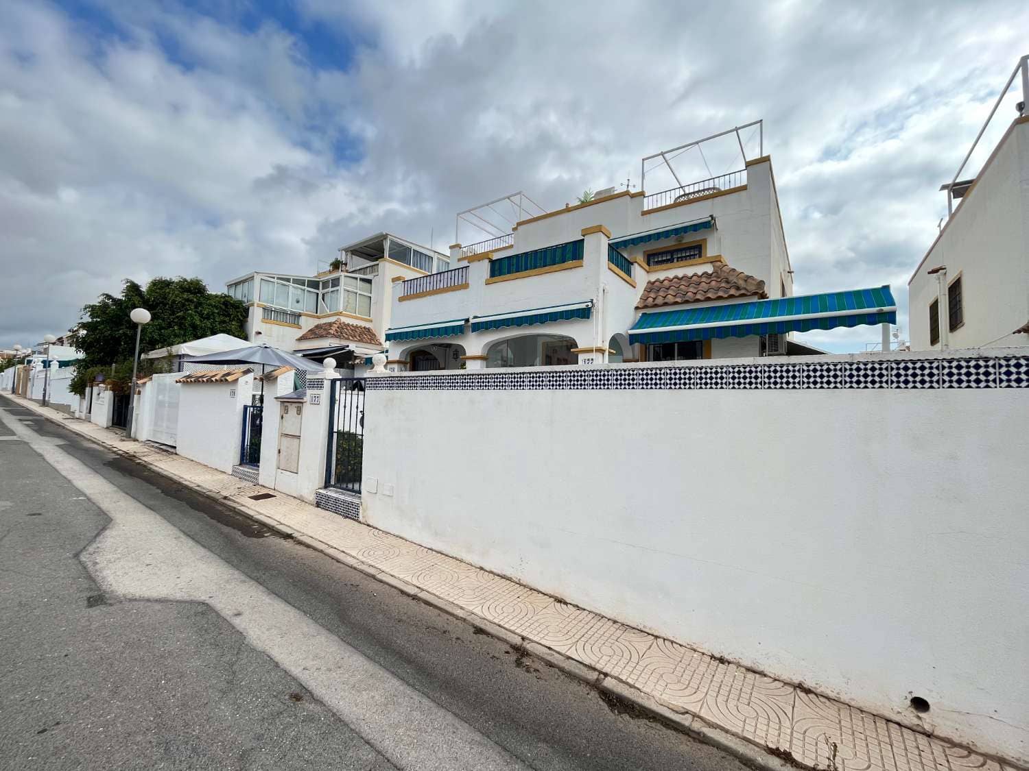 3 bedroom Flat for sale in Orihuela with pool - € 239,000 (Ref: 9956810)