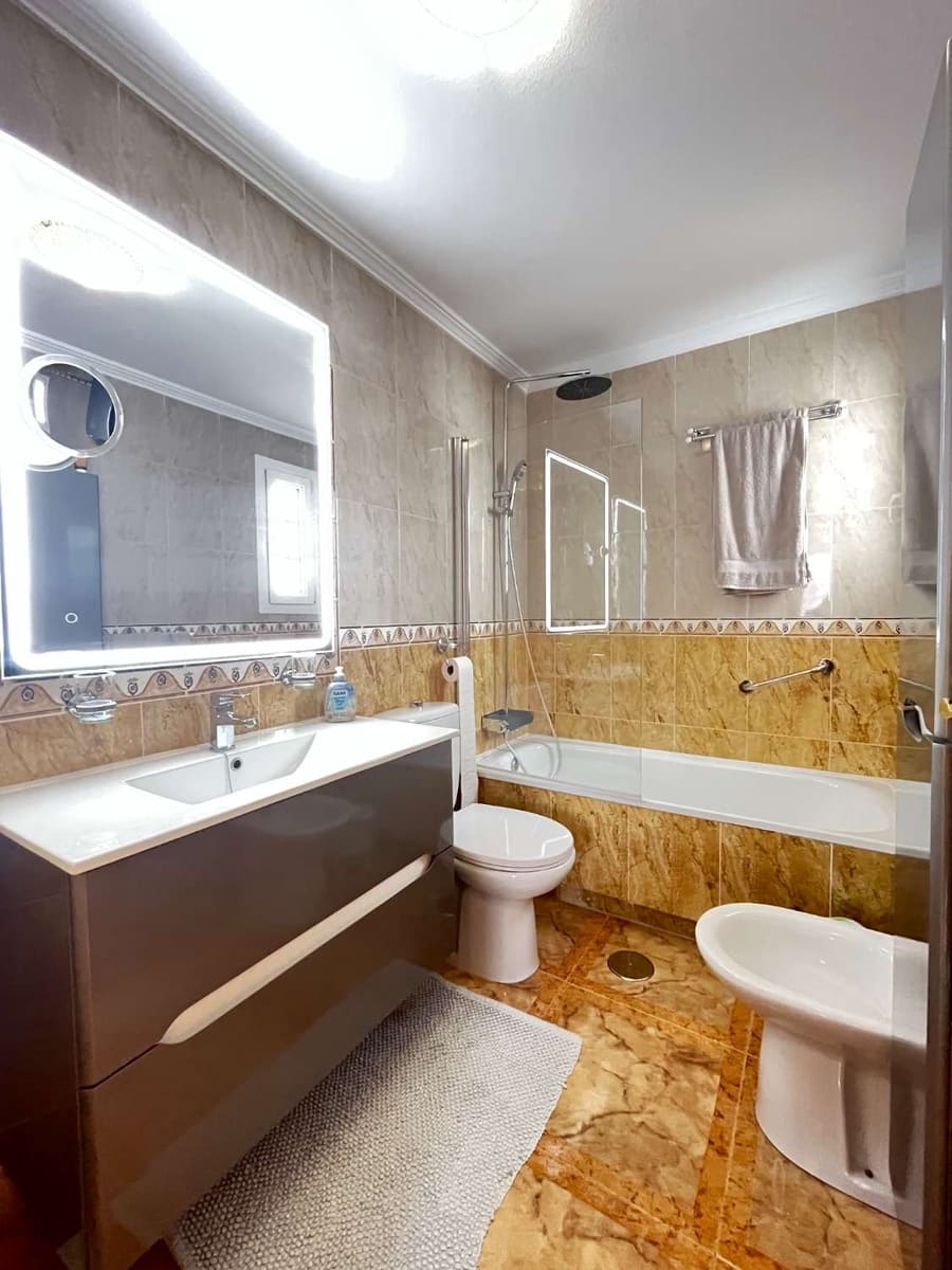 2 chambre Appartement à vendre à Orihuela avec piscine garage - 199 000 € (Ref: 9959215)