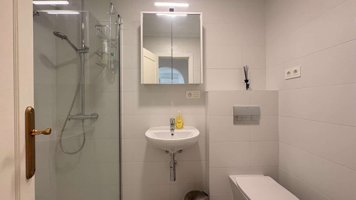 2 soveværelse Strandlejlighed til salg i Orihuela med swimmingpool - € 169.000 (Ref: 9962051)
