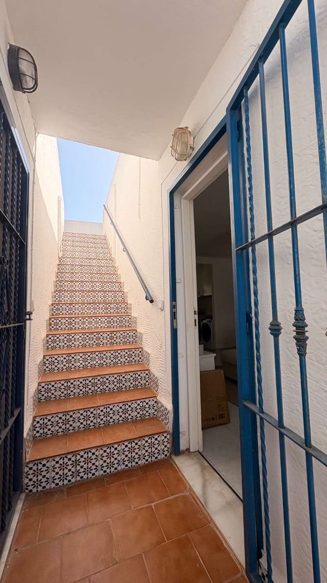 2 soveværelse Strandlejlighed til salg i Orihuela med swimmingpool - € 169.000 (Ref: 9962051)