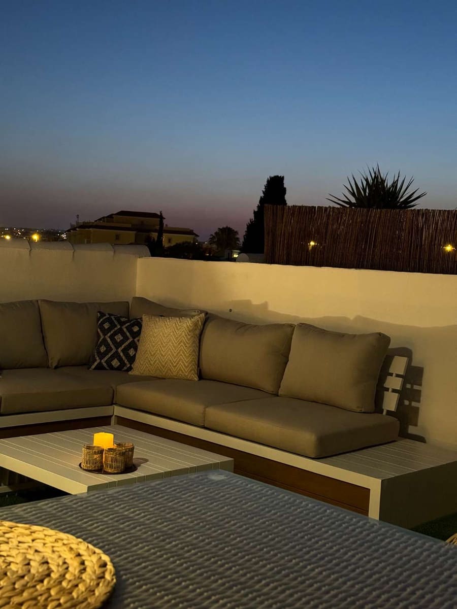 2 soveværelse Strandlejlighed til salg i Orihuela med swimmingpool - € 169.000 (Ref: 9962051)
