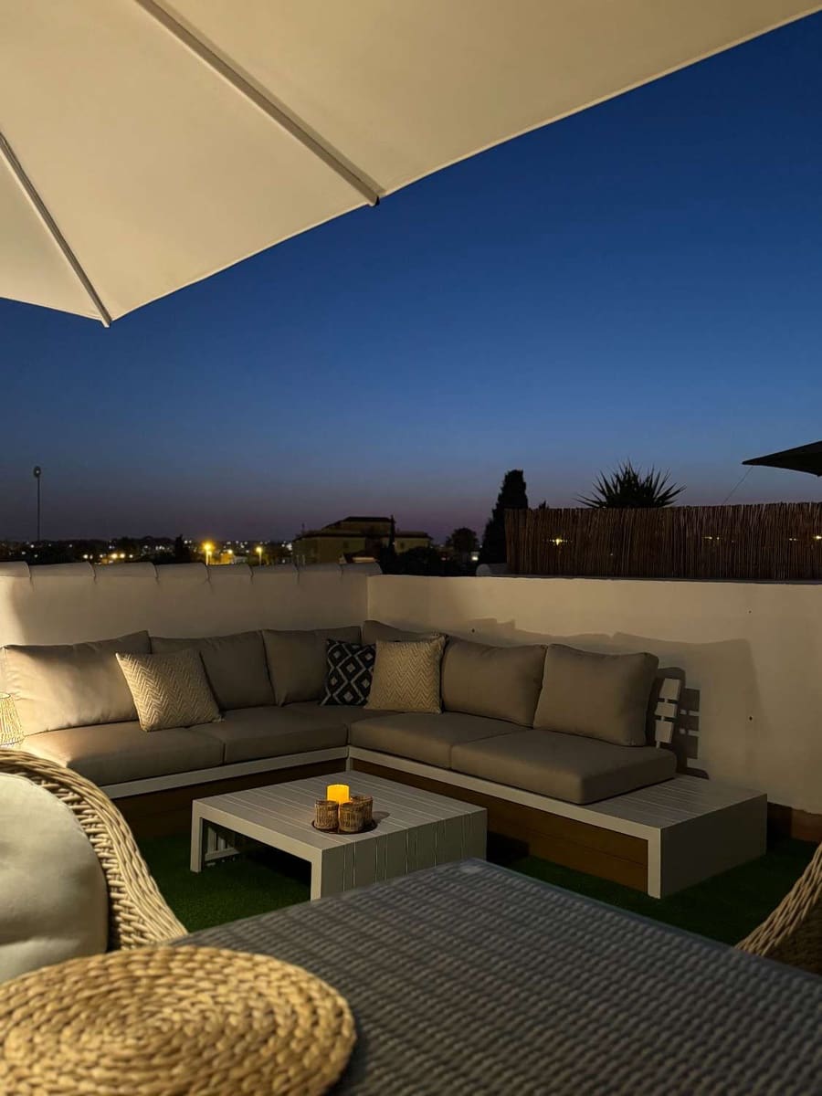 2 soveværelse Strandlejlighed til salg i Orihuela med swimmingpool - € 169.000 (Ref: 9962051)