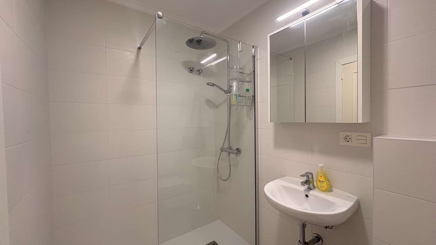 2 soveværelse Strandlejlighed til salg i Orihuela med swimmingpool - € 169.000 (Ref: 9962051)
