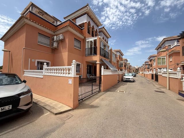 2 soveværelse Strandlejlighed til salg i Playa Flamenca, Orihuela med swimmingpool - € 165.000 (Ref: 9969235)