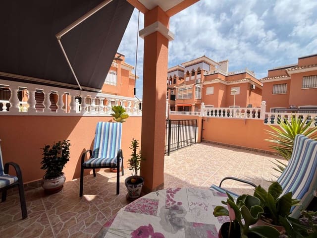2 soveværelse Strandlejlighed til salg i Playa Flamenca, Orihuela med swimmingpool - € 165.000 (Ref: 9969235)