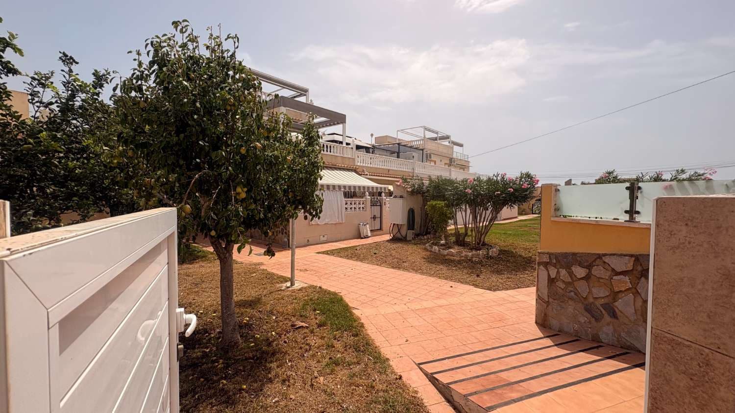 2 slaapkamer Bungalow te koop in Orihuela - € 165.000 (Ref: 9976813)