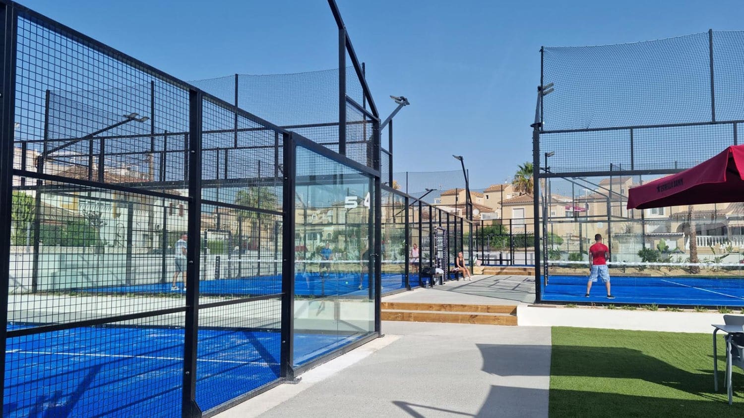 Bungalow de 2 habitaciones en Orihuela en venta con piscina - 214.000 € (Ref: 9984422)