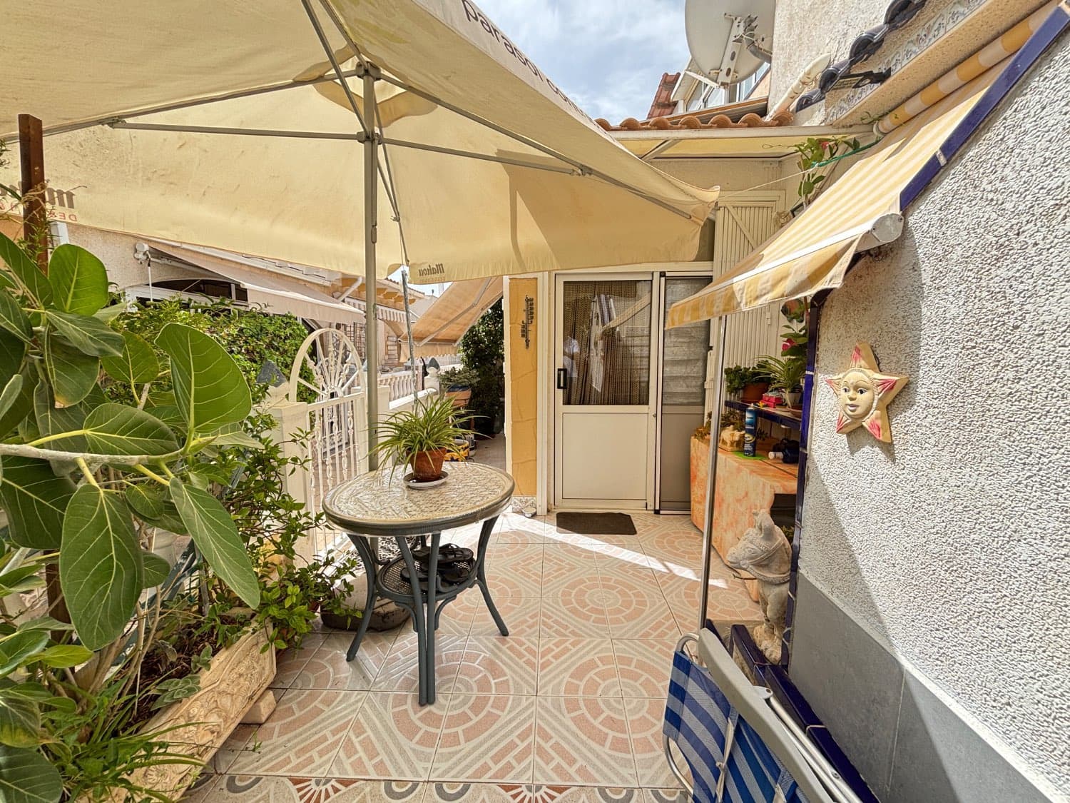 Bungalow de 2 habitaciones en Orihuela en venta con piscina - 214.000 € (Ref: 9984422)