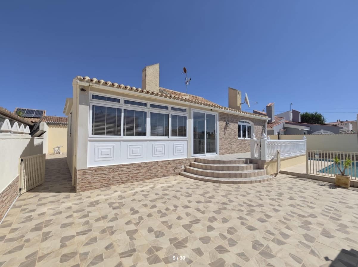 2 bedroom Villa for sale in Orihuela with pool garage - € 385,000 (Ref: 9990224)
