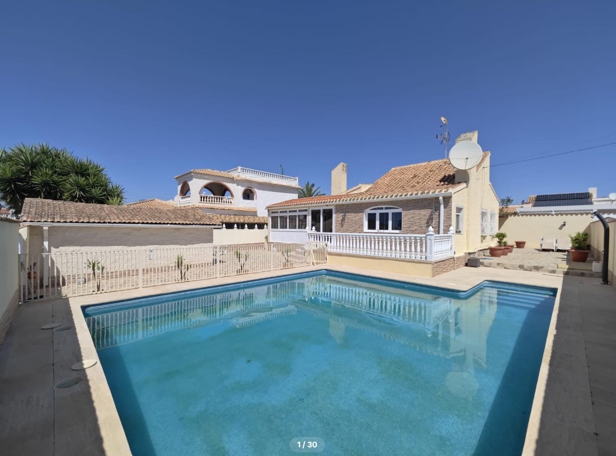 2 bedroom Villa for sale in Orihuela with pool garage - € 385,000 (Ref: 9990224)