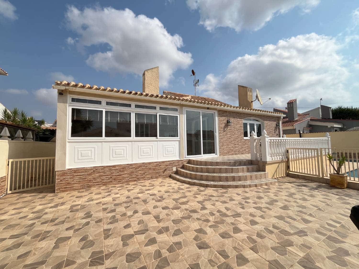 2 bedroom Villa for sale in Orihuela with pool garage - € 385,000 (Ref: 9990224)