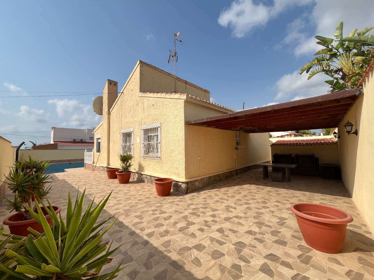 2 bedroom Villa for sale in Orihuela with pool garage - € 385,000 (Ref: 9990224)