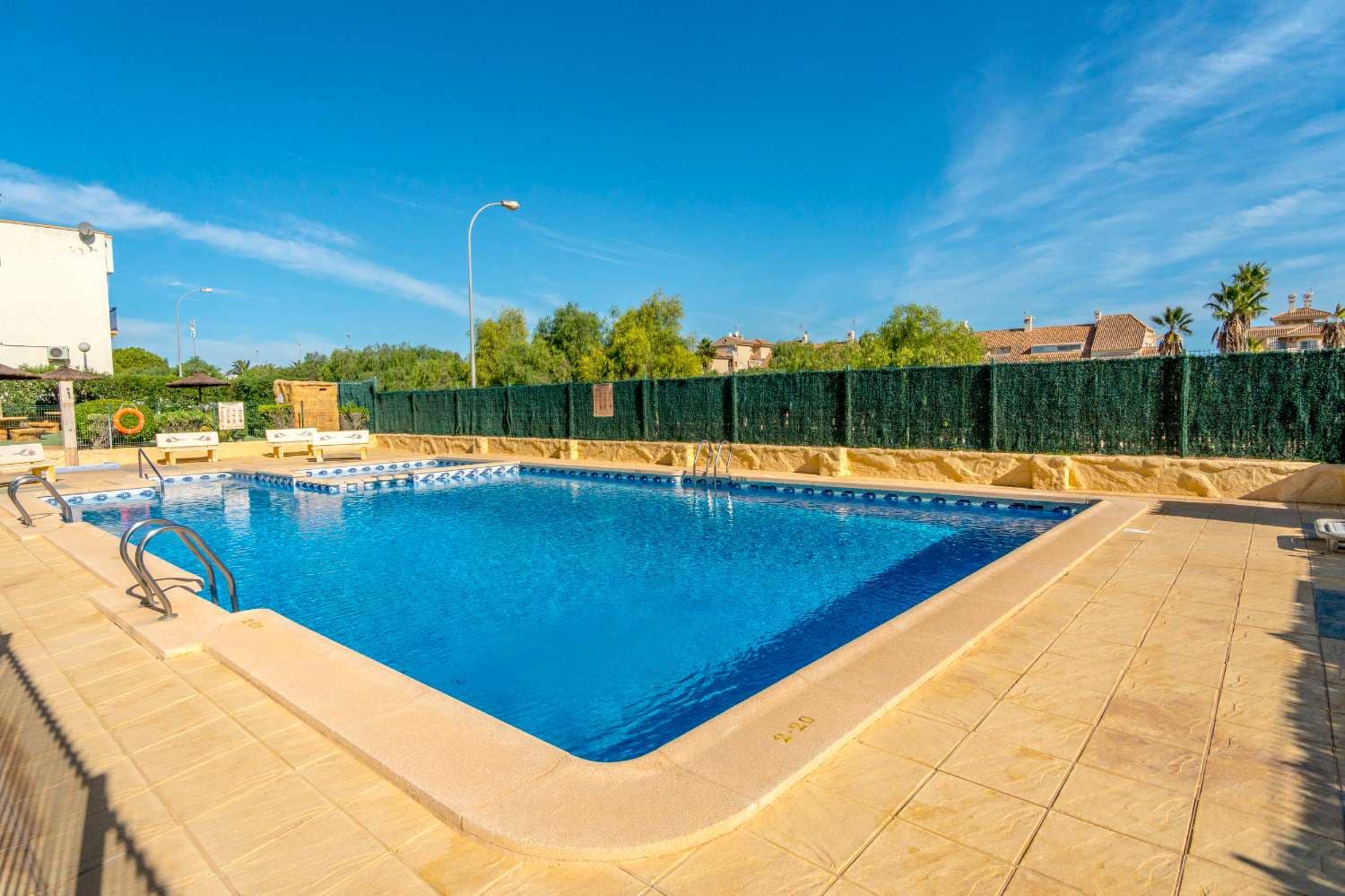 2 sypialnia Apartament przy plaży na sprzedaż w Orihuela z basenem - 155 000 € (Ref: 9993847)