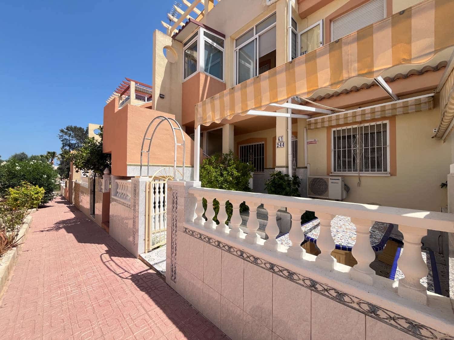 2 sypialnia Apartament przy plaży na sprzedaż w Orihuela z basenem - 155 000 € (Ref: 9993847)