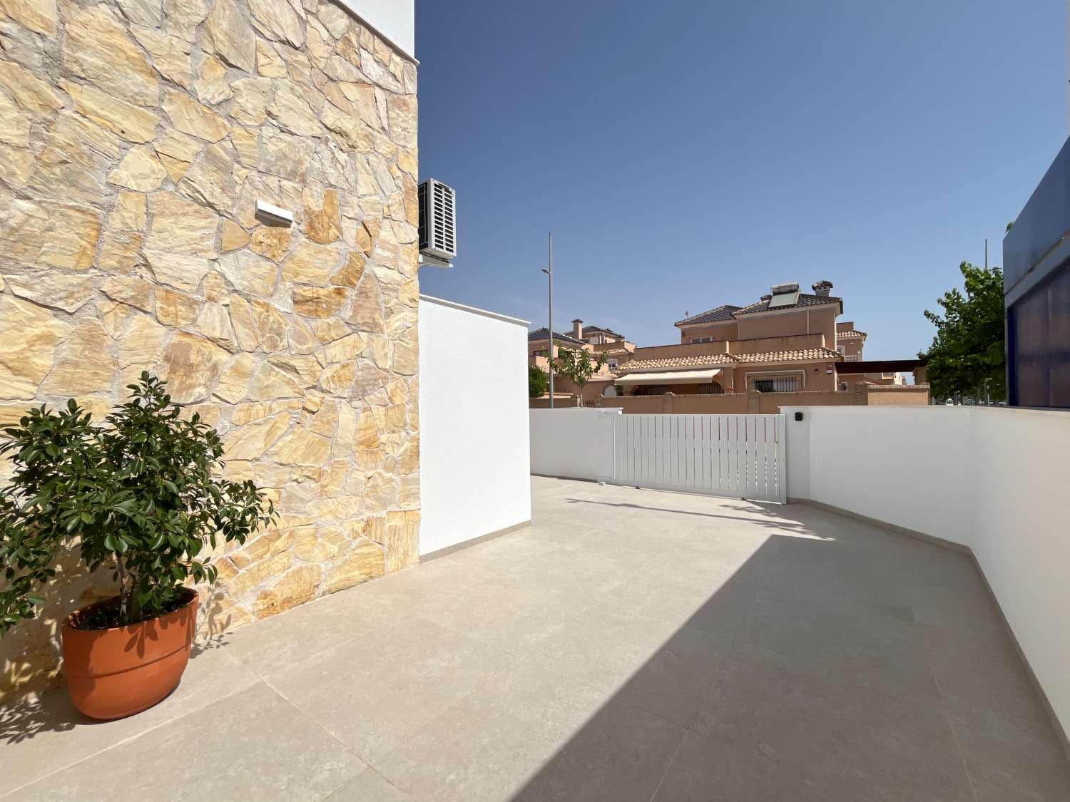 Apartamento en Pilar de la Horadada en venta con piscina - 375.000 € (Ref: 9993848)