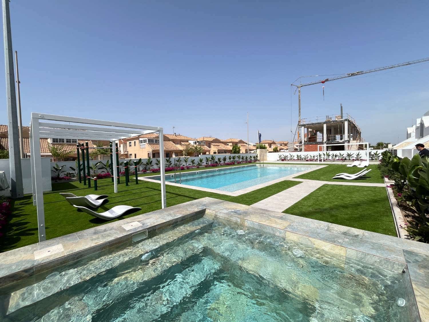 Apartamento en Pilar de la Horadada en venta con piscina - 375.000 € (Ref: 9993848)