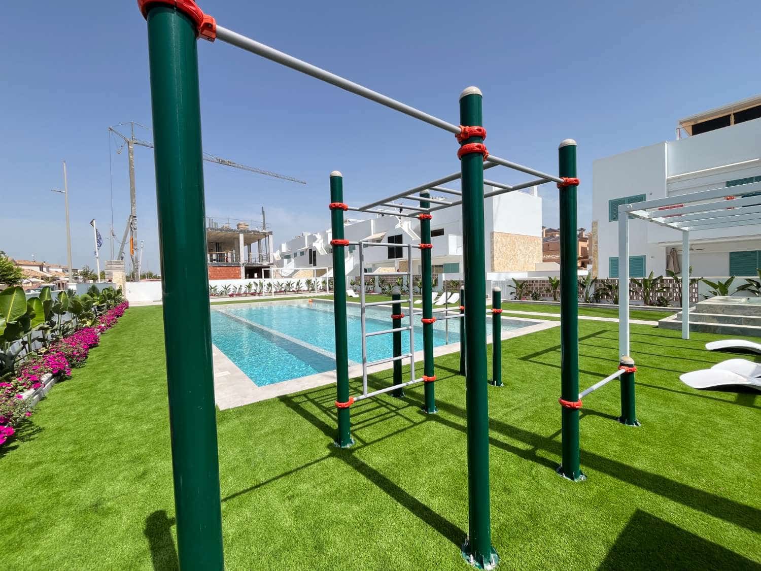 Apartamento en Pilar de la Horadada en venta con piscina - 375.000 € (Ref: 9993848)