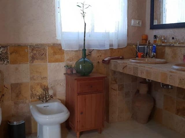 8 bedroom Villa for sale in Moralet with pool garage - € 735,000 (Ref: 7771998)