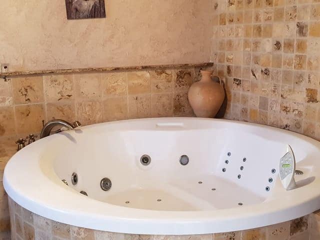 8 bedroom Villa for sale in Moralet with pool garage - € 735,000 (Ref: 7771998)