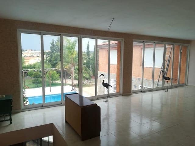 8 bedroom Villa for sale in Moralet with pool garage - € 735,000 (Ref: 7771998)